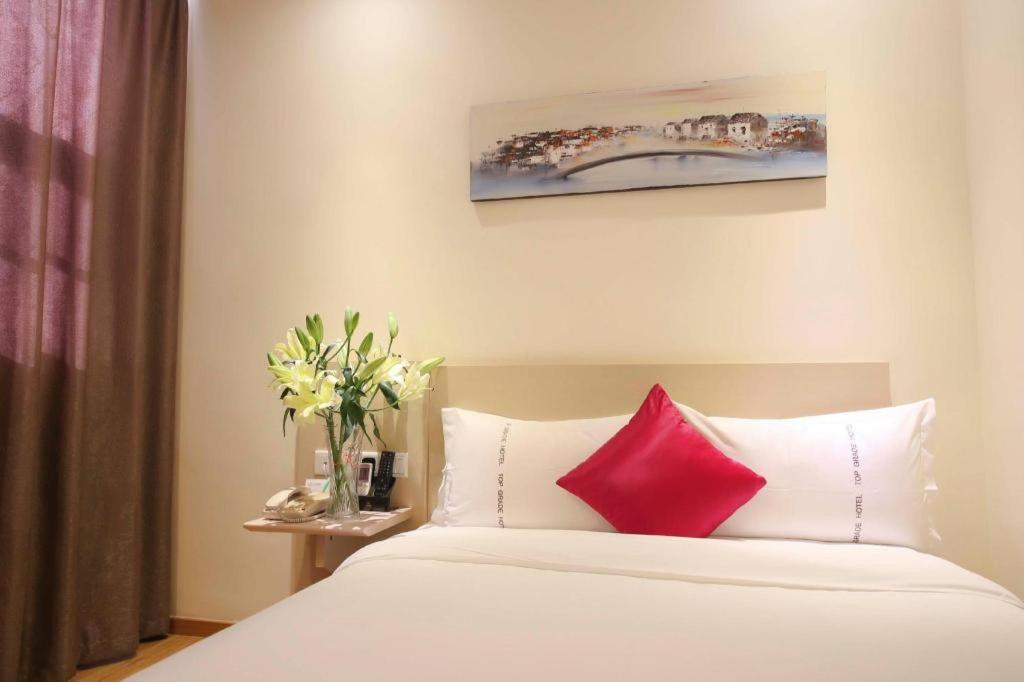 Shang Pin Hotel Shenzhen Futian Exhibition Branch Bagian luar foto
