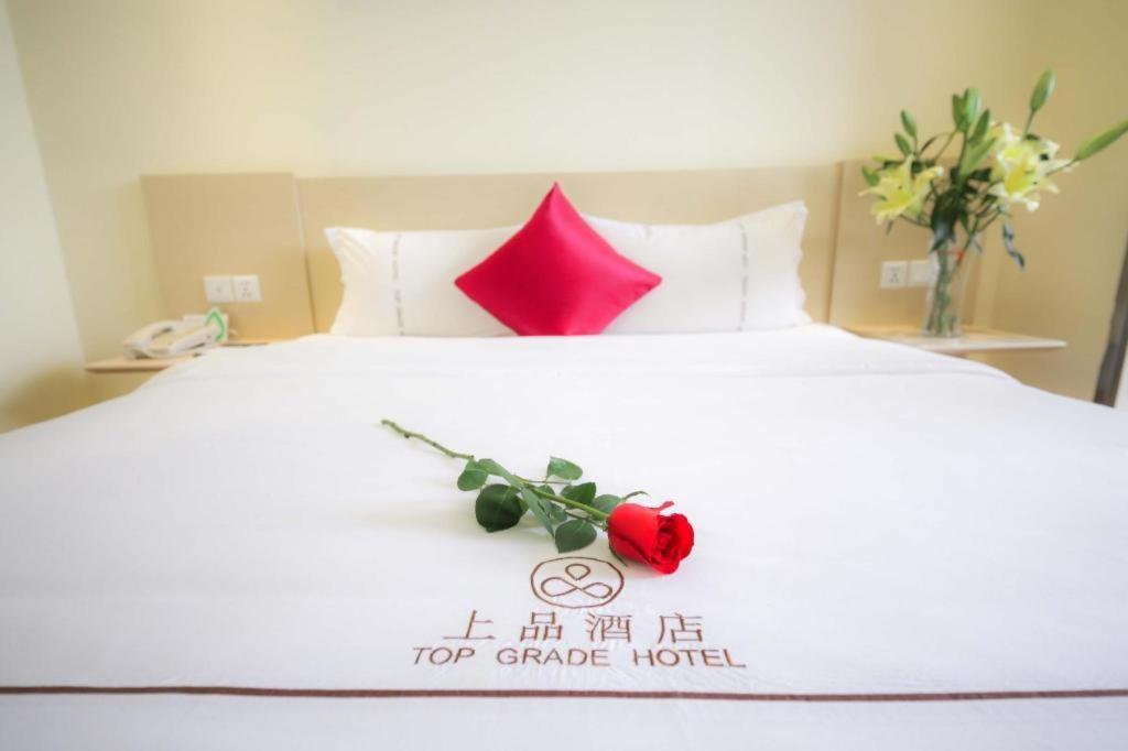 Shang Pin Hotel Shenzhen Futian Exhibition Branch Bagian luar foto