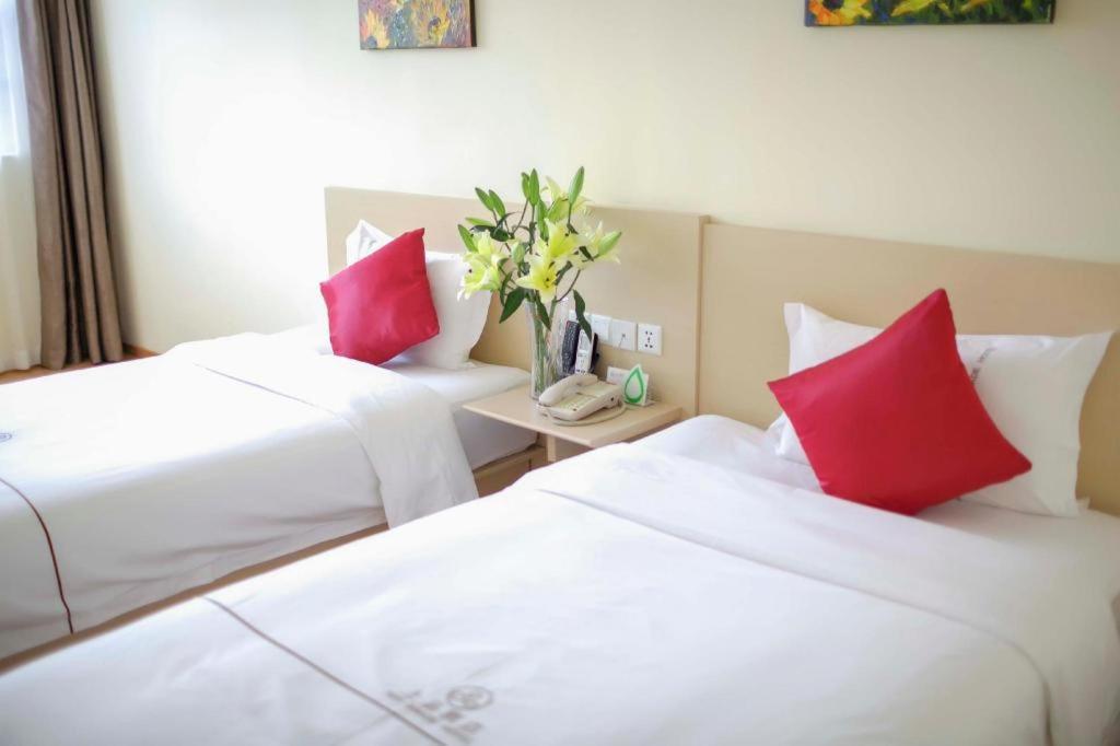 Shang Pin Hotel Shenzhen Futian Exhibition Branch Bagian luar foto