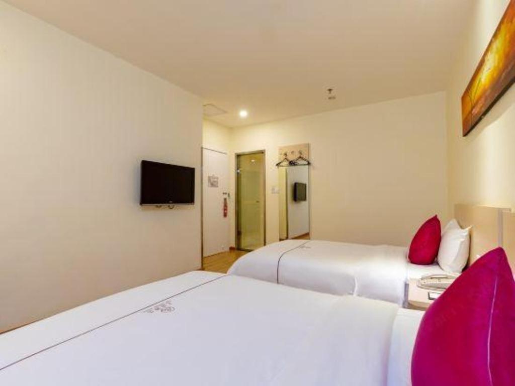 Shang Pin Hotel Shenzhen Futian Exhibition Branch Bagian luar foto