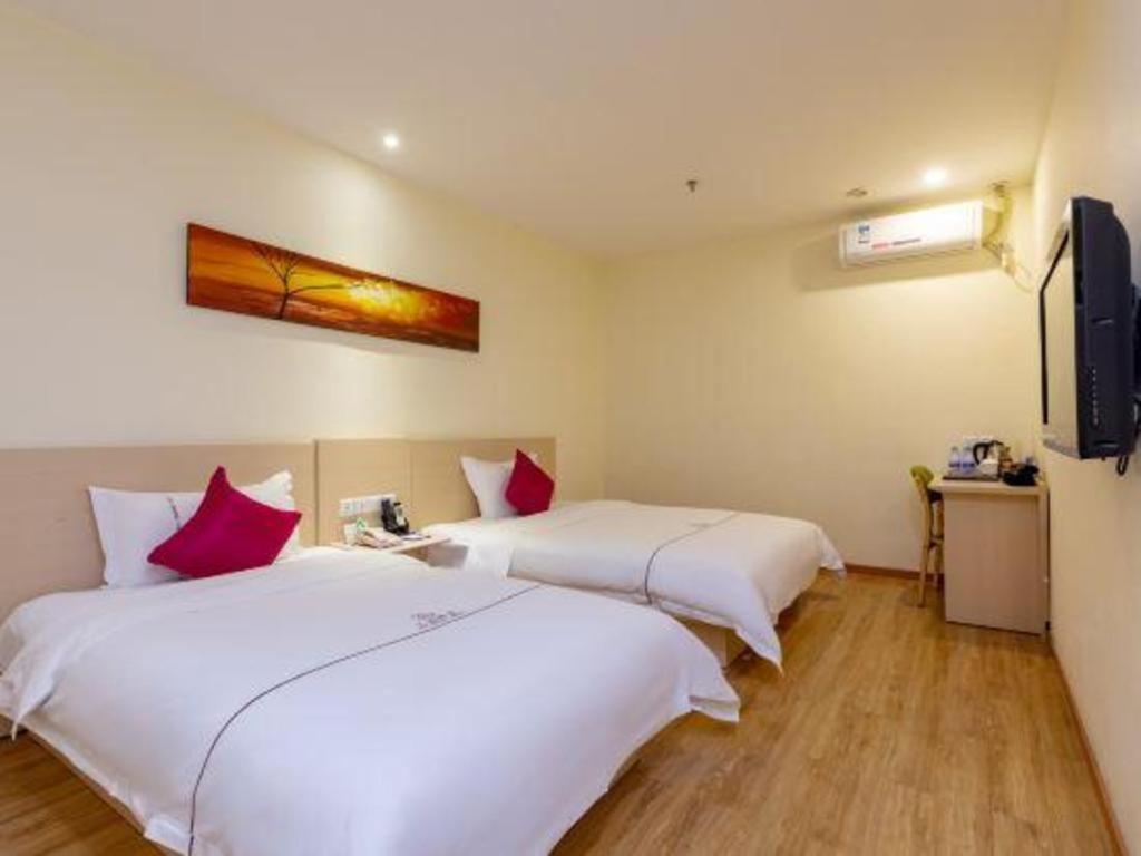 Shang Pin Hotel Shenzhen Futian Exhibition Branch Bagian luar foto