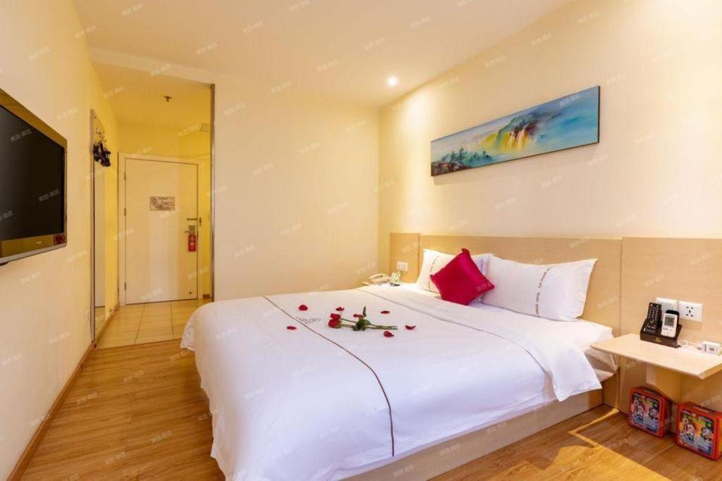 Shang Pin Hotel Shenzhen Futian Exhibition Branch Bagian luar foto
