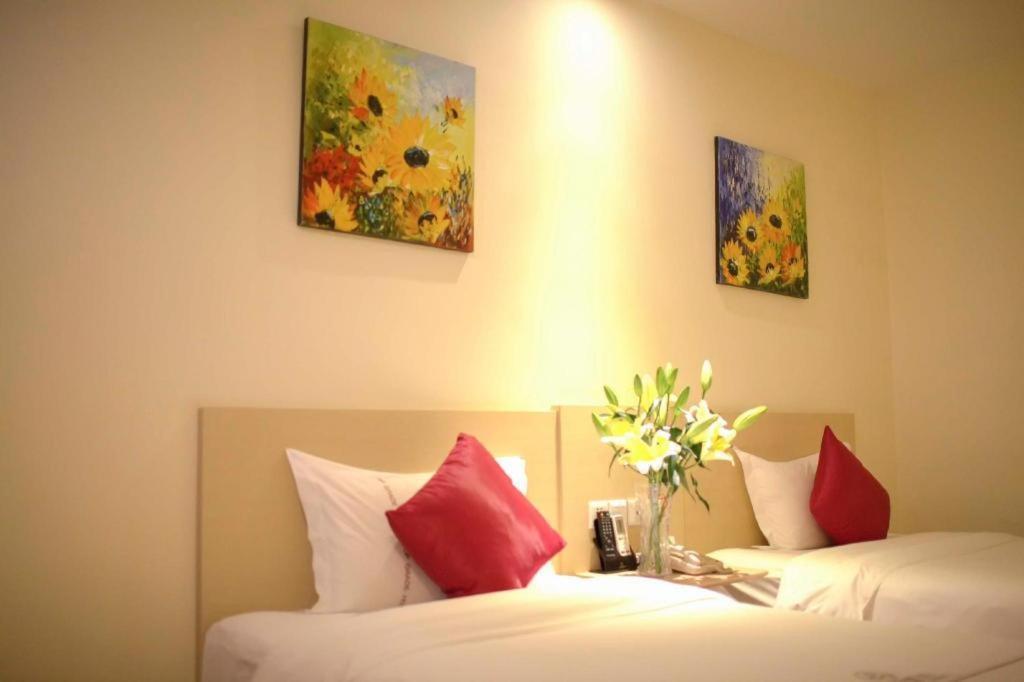 Shang Pin Hotel Shenzhen Futian Exhibition Branch Bagian luar foto