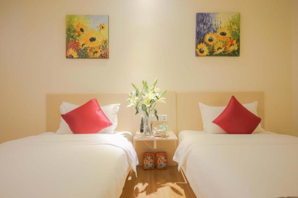 Shang Pin Hotel Shenzhen Futian Exhibition Branch Bagian luar foto