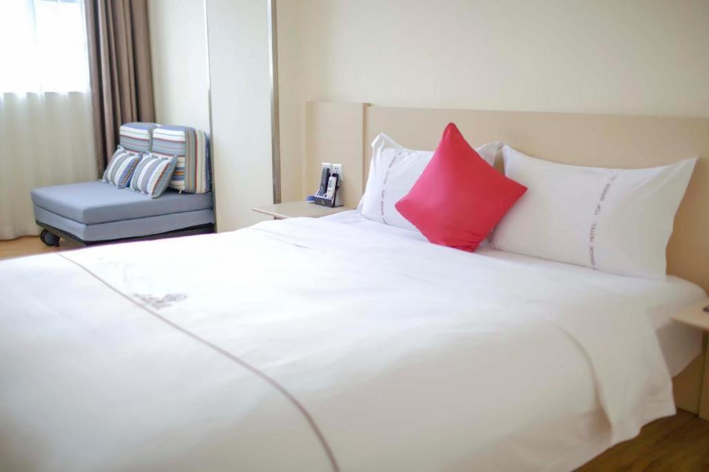 Shang Pin Hotel Shenzhen Futian Exhibition Branch Bagian luar foto