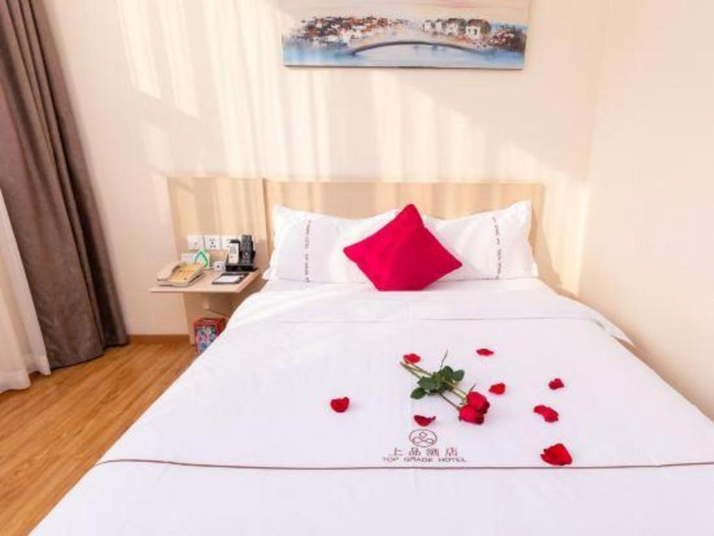 Shang Pin Hotel Shenzhen Futian Exhibition Branch Bagian luar foto